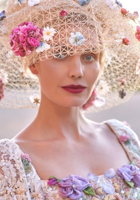 Китти Спенсер (Kitty Spencer) в фотосессии для журнала Town & Country UK Китти Спенсер (Kitty Spencer) в фотосессии для журнала Town & Country UK