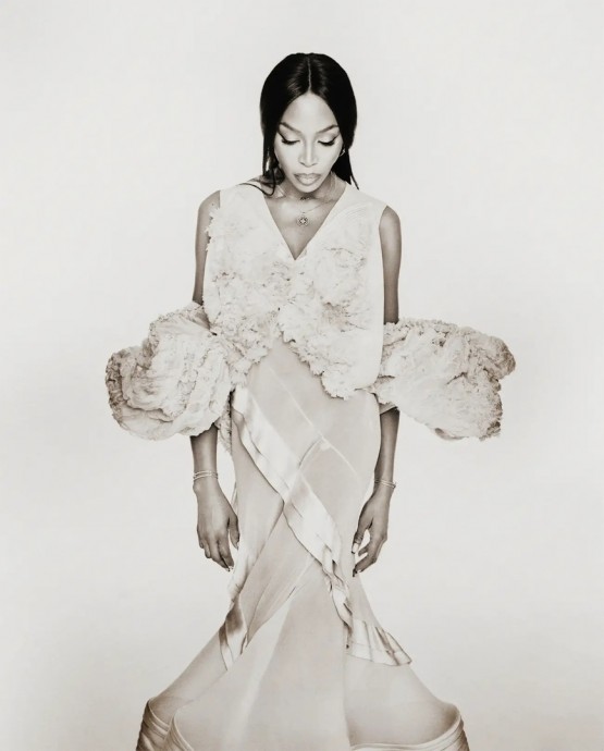 Наоми Кэмпбэлл (Naomi Campbell) в фотосессии для журнала Vogue Korea (2023) Наоми Кэмпбэлл (Naomi Campbell) в фотосессии для журнала Vogue Korea (2023)
