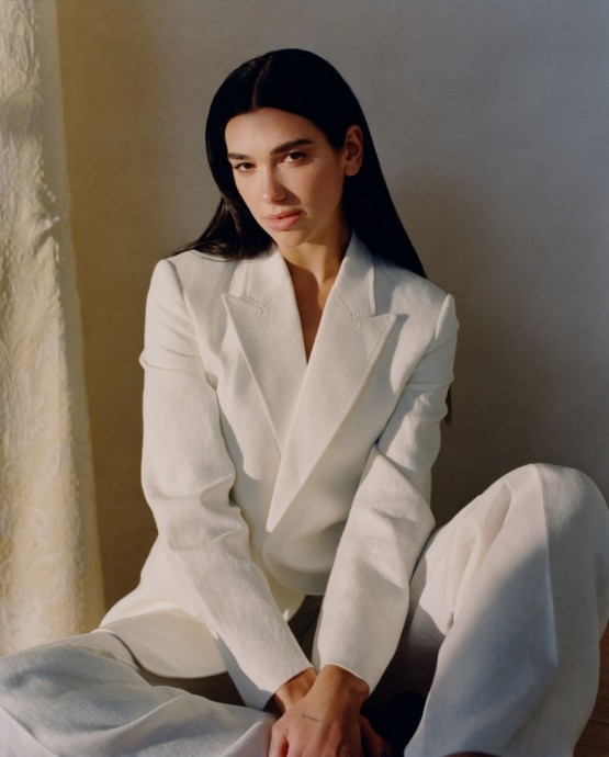 Дуа Липа (Dua Lipa) в фотосессии для Vogue Magazine