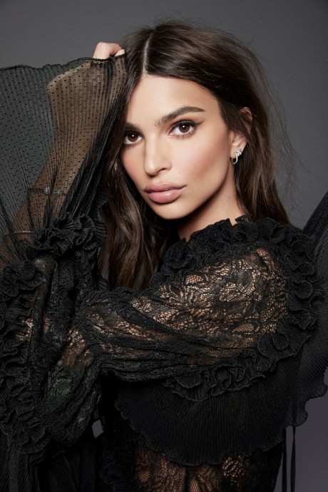 Эмили Ратаковски (Emily Ratajkowski) в фотосессии для журнала ELLE Australia