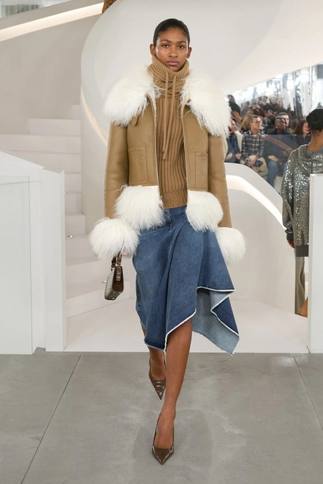 Коллекция Michael Kors Collection Fall 2024 Ready-to-Wear Коллекция Michael Kors Collection Fall 2024 Ready-to-Wear