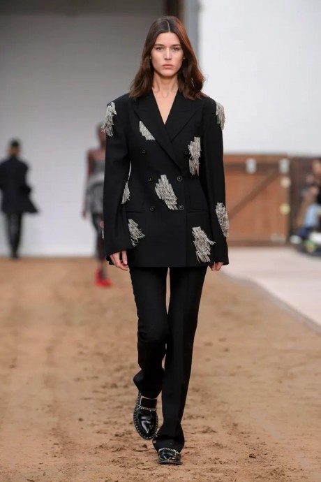 Коллекция Stella McCartney Ready-To-Wear Осень-Зима 2023-2024 Коллекция Stella McCartney Ready-To-Wear Осень-Зима 2023-2024