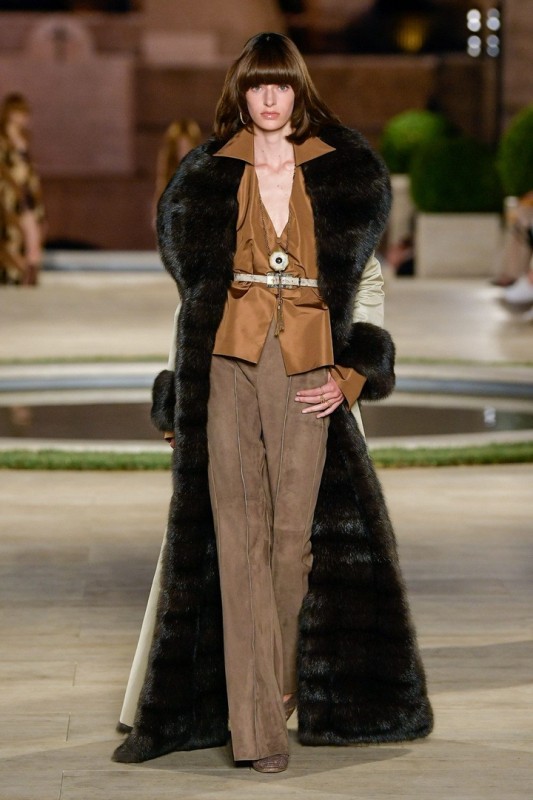 Модели коллекции Fendi Couture