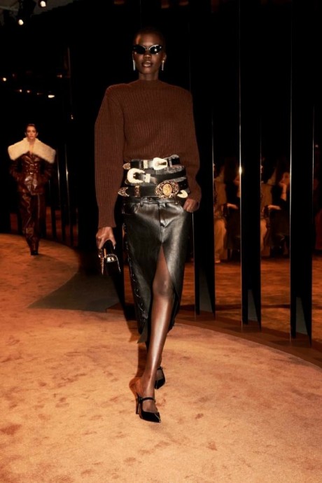Коллекция Schiaparelli Ready-To-Wear Осень-Зима 2025-2026 Коллекция Schiaparelli Ready-To-Wear Осень-Зима 2025-2026
