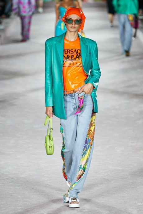 Коллекция Versace Ready-To-Wear Весна-Лето 2022