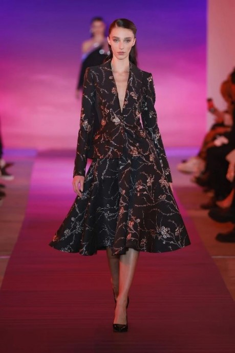 Коллекция Pamella Roland Ready-To-Wear Fall/Winter 2024 New York Коллекция Pamella Roland Ready-To-Wear Fall/Winter 2024 New York