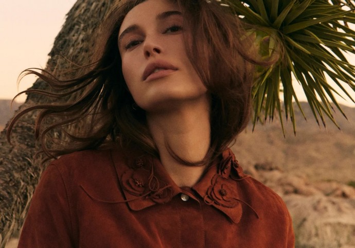 Хейли Бибер стала геpoиней нового номeра журнала Vogue