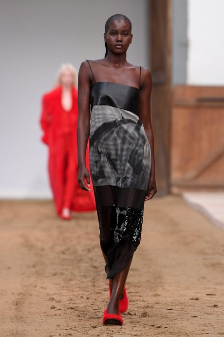 Коллекция Stella McCartney Ready-To-Wear Осень-Зима 2023-2024 Коллекция Stella McCartney Ready-To-Wear Осень-Зима 2023-2024