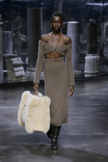 Коллекция Fendi Ready-To-Wear Осень-Зима 2021/2022