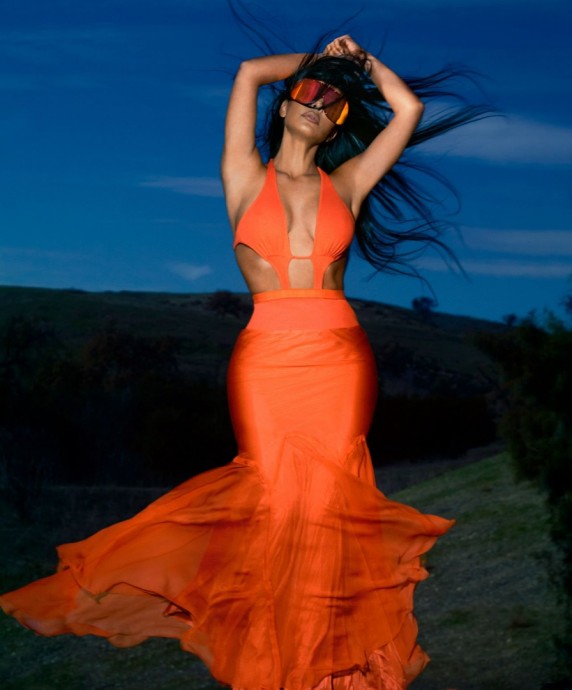 Ким Кардашьян (Kim Kardashian) в фотосессии для Vogue US