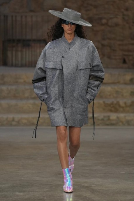 Коллекция Louis Vuitton Cruise 2025