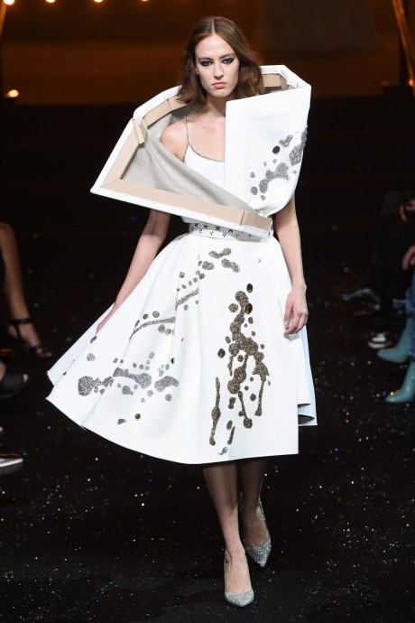 Модели коллекции Viktor & Rolf Couture