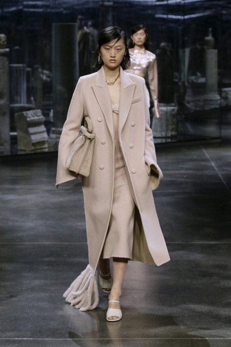 Коллекция Fendi Ready-To-Wear Осень-Зима 2021/2022