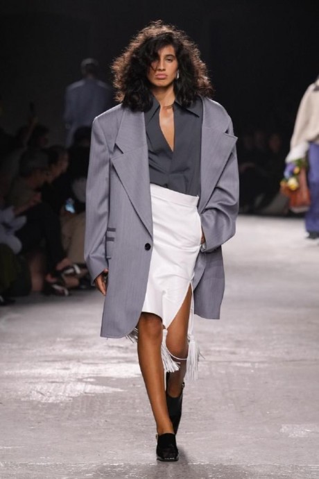Коллекция Bottega Veneta Ready-To-Wear Весна-Лето 2025 Коллекция Bottega Veneta Ready-To-Wear Весна-Лето 2025