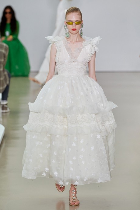Коллекция Giambattista Valli Ready-To-Wear Весна-Лето 2022 Коллекция Giambattista Valli Ready-To-Wear Весна-Лето 2022