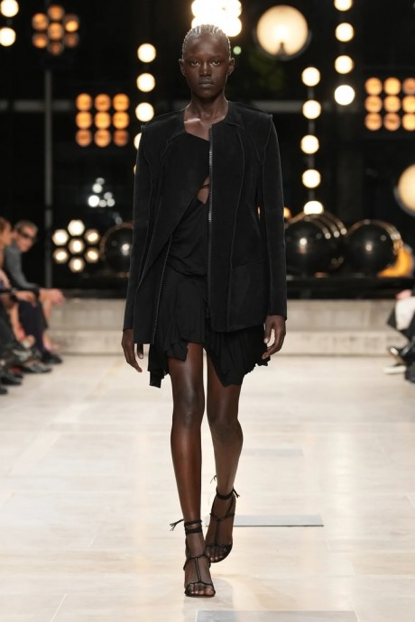 Коллекция Isabel Marant Ready-To-Wear Весна-Лето 2023 Коллекция Isabel Marant Ready-To-Wear Весна-Лето 2023