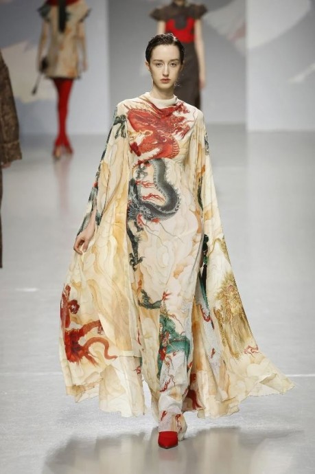 Коллекция Vivienne Tam Ready-To-Wear Fall/Winter 2024 Paris Коллекция Vivienne Tam Ready-To-Wear Fall/Winter 2024 Paris