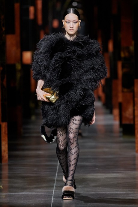 Коллекция Fendi Ready-To-Wear Весна-Лето 2022