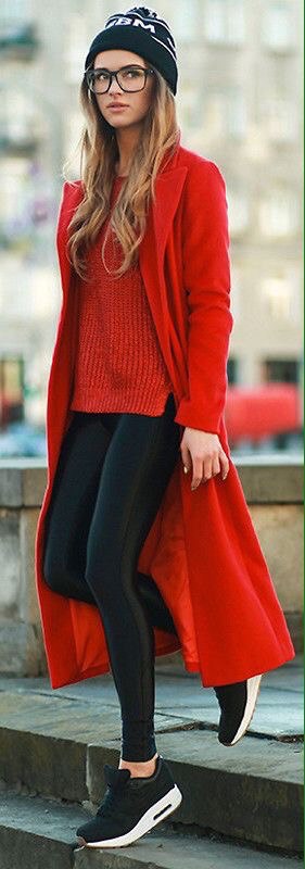 Красное пальто - для уверенных в себе женщин