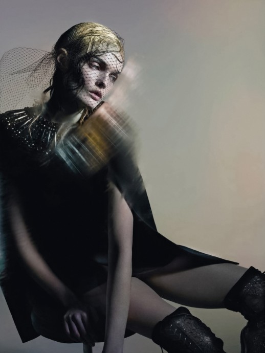 Лулу Тенни в Harper’s Bazaar Италия за апрель 2025