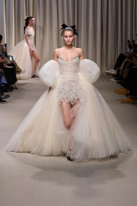 Обзор коллекции Giambattista Valli Spring 2024 Couture