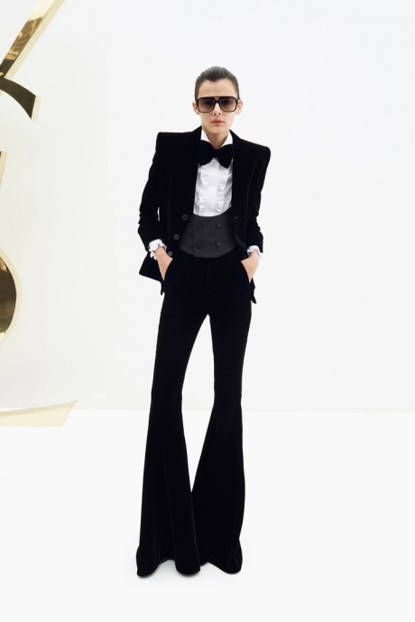 Обзор коллекции Saint Laurent Resort 2023 года