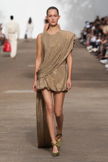 Коллекция Stella McCartney Ready-To-Wear Весна-Лето 2025 Коллекция Stella McCartney Ready-To-Wear Весна-Лето 2025