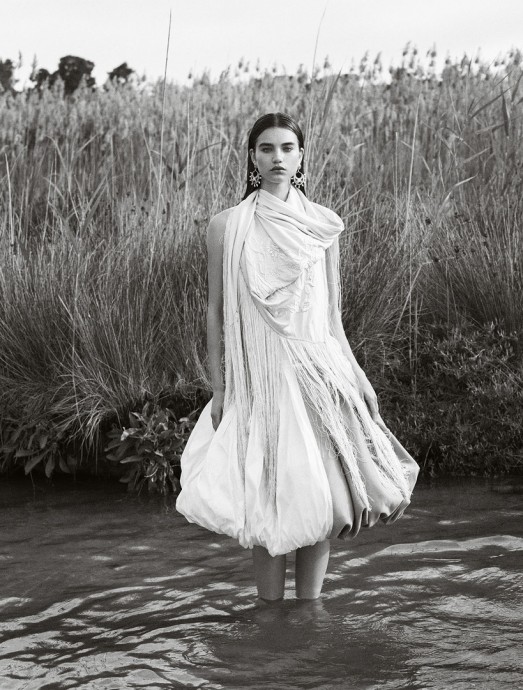 Меган Рош (Meghan Roche) украсила страницы августовского Vogue Greece Меган Рош (Meghan Roche) украсила страницы августовского Vogue Greece