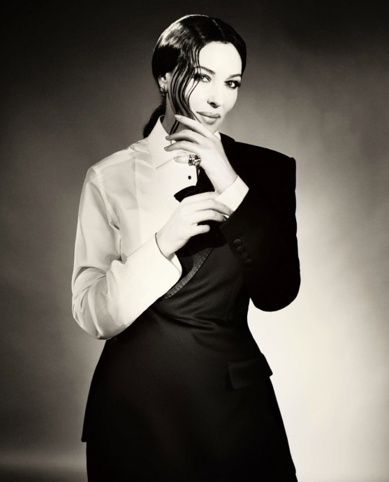 Моника Беллуччи (Monica Bellucci) в фотосессии для журнала Vogue Czechoslovakia (2024) Моника Беллуччи (Monica Bellucci) в фотосессии для журнала Vogue Czechoslovakia (2024)