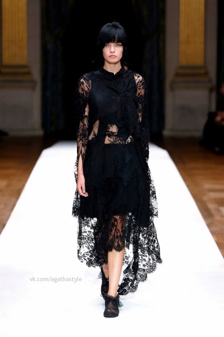 Yohji Yamamoto Ready To Wear Spring/Summer 2024 Paris Yohji Yamamoto Ready To Wear Spring/Summer 2024 Paris