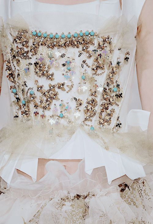Christian Lacroix в деталях Christian Lacroix в деталях