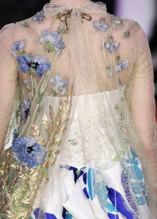 Christian Lacroix в деталях Christian Lacroix в деталях
