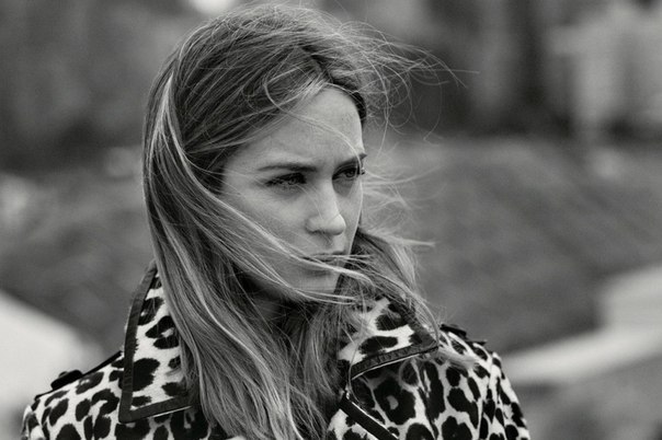 Emily Blunt for Vogue UK by Josh Olins Emily Blunt for Vogue UK by Josh Olins