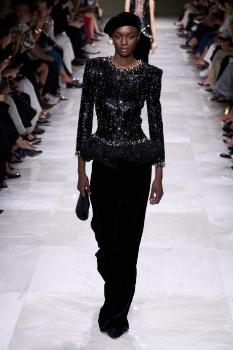 Высокая мода Giorgio Armani Privé Fall-Winter 2024/25 Высокая мода Giorgio Armani Privé Fall-Winter 2024/25