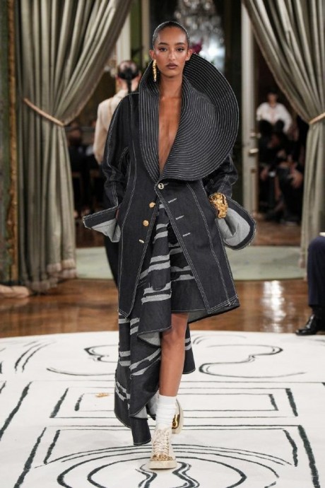 Коллекция Schiaparelli Ready-To-Wear Весна-Лето 2024