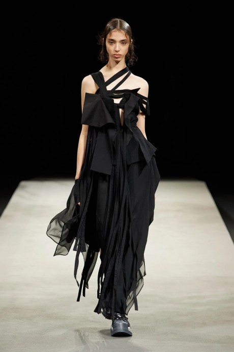 Коллекция Yohji Yamamoto Ready-To-Wear 2023