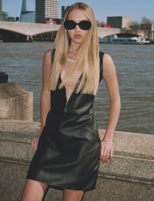 Лила Мосс (Lila Moss), дочь культовой модели Кейт Мосс, в фотосессии для журнала Vogue UK Лила Мосс (Lila Moss), дочь культовой модели Кейт Мосс, в фотосессии для журнала Vogue UK