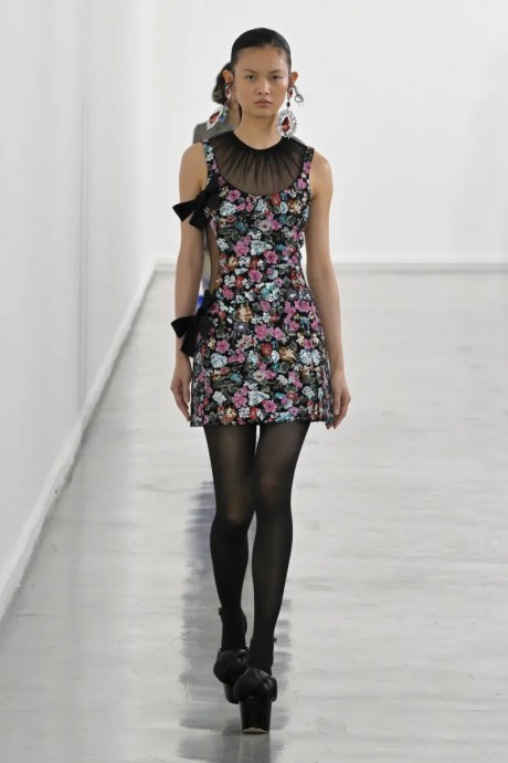 Коллекция Giambattista Valli Ready-To-Wear Осень-Зима 2023-2024 Коллекция Giambattista Valli Ready-To-Wear Осень-Зима 2023-2024