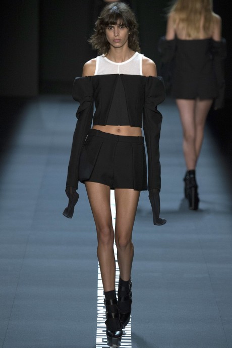 Модели коллекции Vera Wang