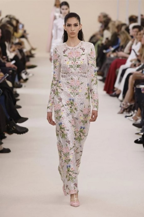 Коллекция Giambattista Valli Ready-To-Wear Fall/Winter 2024 Paris