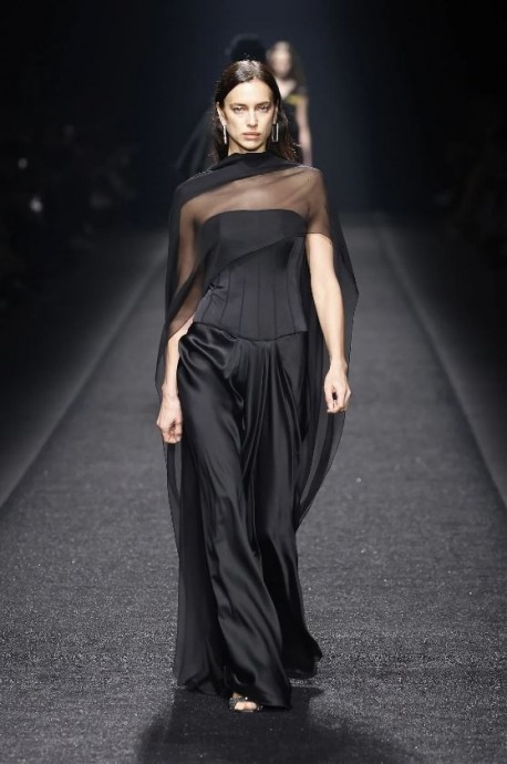 Коллекция Alberta Ferretti Ready-To-Wear Fall/Winter 2024 Milan Коллекция Alberta Ferretti Ready-To-Wear Fall/Winter 2024 Milan