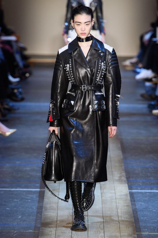 Alexander McQueen Fall-Winter 2019 Alexander McQueen Fall-Winter 2019