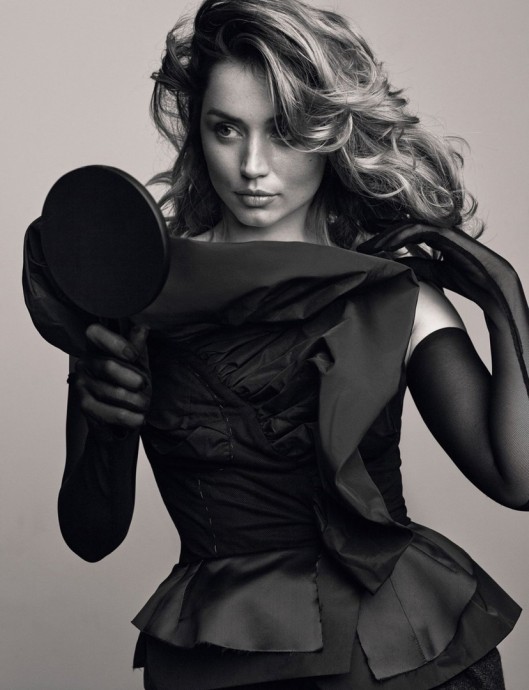 Ана де Армас (Ana de Armas) в фотосессии для AnOther Magazine (2022)