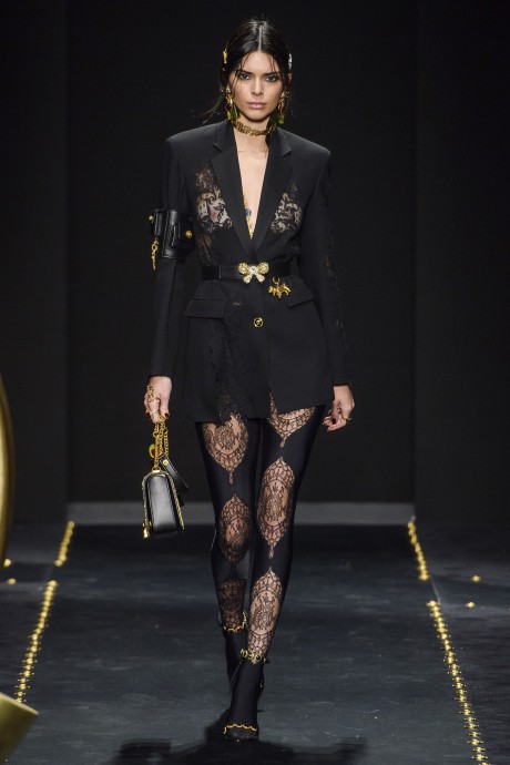 Модели коллекции Versace