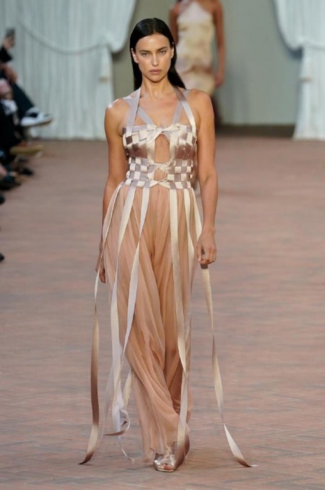 Коллекция Alberta Ferretti Ready-To-Wear Весна-Лето 2024 Коллекция Alberta Ferretti Ready-To-Wear Весна-Лето 2024
