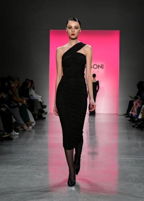 Коллекция Chiara Boni La Petite Robe Ready-To-Wear Осень-Зима 2023 Коллекция Chiara Boni La Petite Robe Ready-To-Wear Осень-Зима 2023