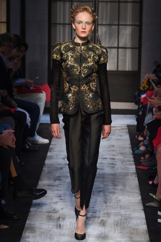 Модели коллекции Schiaparelli