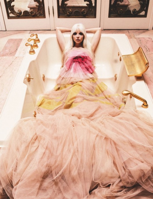 Аня Тейлор-Джой (Anya Taylor-Joy) в фотосессии для журнала Tatler Аня Тейлор-Джой (Anya Taylor-Joy) в фотосессии для журнала Tatler