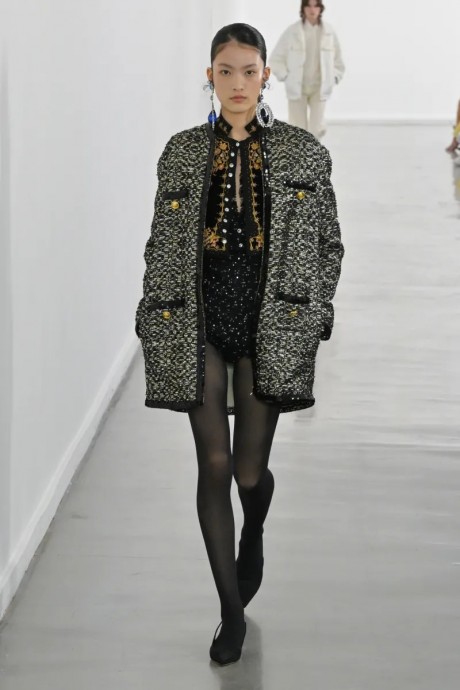 Коллекция Giambattista Valli Ready-To-Wear Осень-Зима 2023-2024 Коллекция Giambattista Valli Ready-To-Wear Осень-Зима 2023-2024