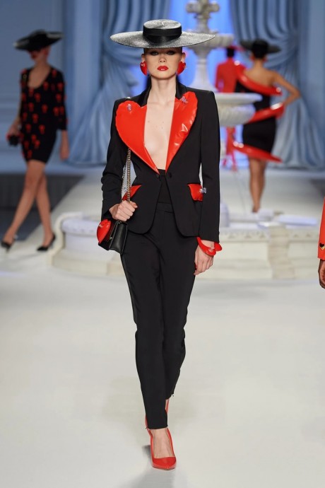 Коллекция Moschino Ready-To-Wear Весна-Лето 2023